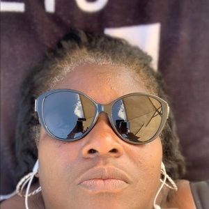 Meet your Posher, Renee